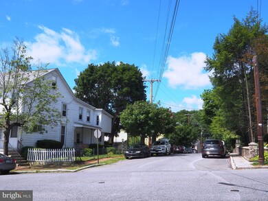 114 N Lehigh St, Tamaqua, PA 18252 - photo 2