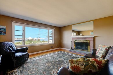 134 Waterview Ave, Riverside, RI 02915 - photo 3