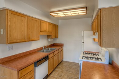 4656 E 14th St, Tucson, AZ 85711 - photo 7