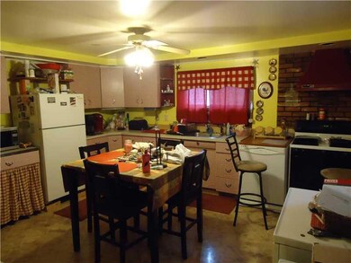 Kitchen. EAT IN W/ APPLIANCES