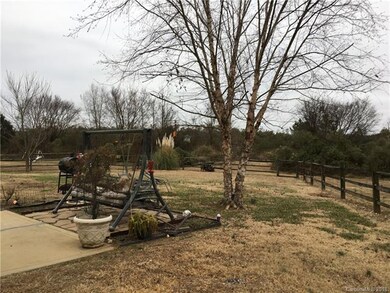 Fantastic levell back yard is fully fenced for pet