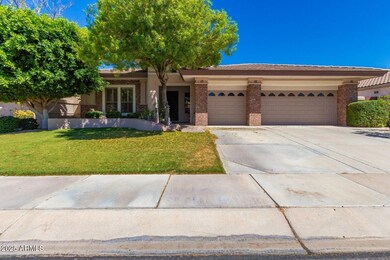 452 W Secretariat Dr, Tempe, AZ 85284 - photo 2