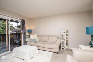 17-Living Room 20200615-DW-4879-Edi