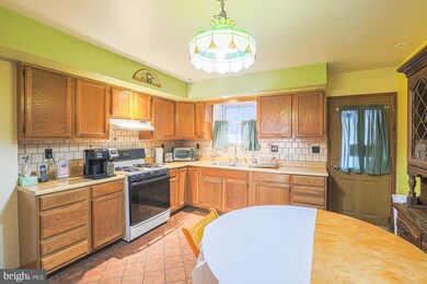136 S East Ave, Baltimore, MD 21224 - photo 7