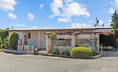 Covered Parking and porch for those wet PNW days.