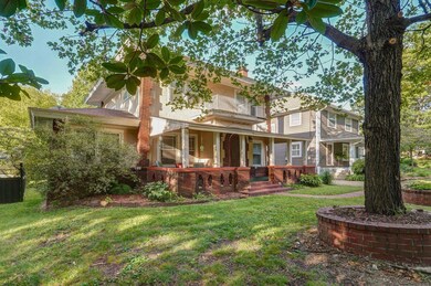 1505 E Walnut St-33