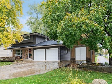 200 E 23rd St N, Newton, IA 50208 - photo 2