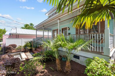 814OrangeStFrontRightGarden&Porch