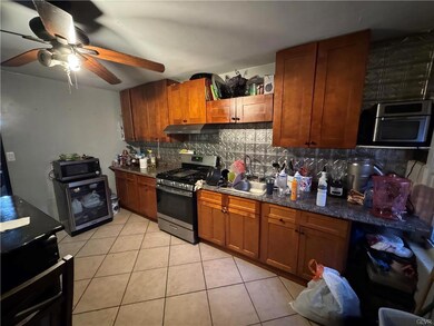 621 W Greenleaf St, Allentown, PA 18102 - photo 3