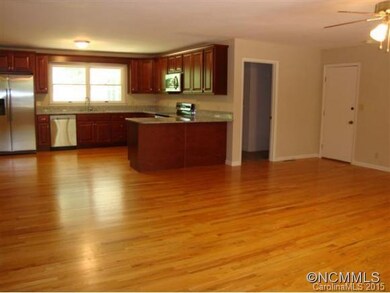 Great Room OPEN to Kitchen!