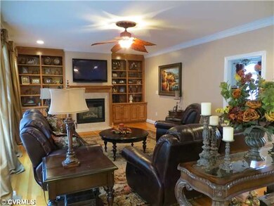 Den/Family/Great Room - Hardwood flooring, gas fir
