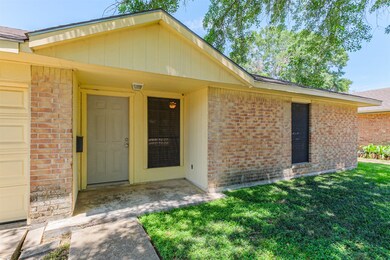 10603 Kirkdale Dr, Houston, TX 77089 - photo 3