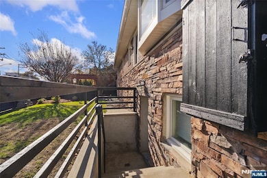 202 Knox Ave unit G, Cliffside Park, NJ 07010 - photo 3