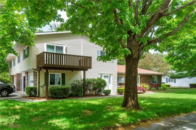 273 Chatham Cir, Warwick, RI 02886 - photo 3