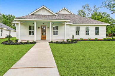 2246 Caroline St, Mandeville, LA 70448 - photo 2