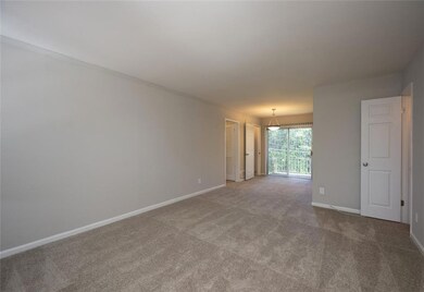4883 Roswell Rd unit 6O, Atlanta, GA 30342 - photo 5