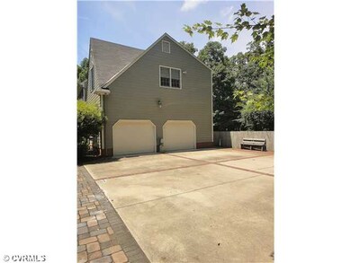 Parking Lot/Garage