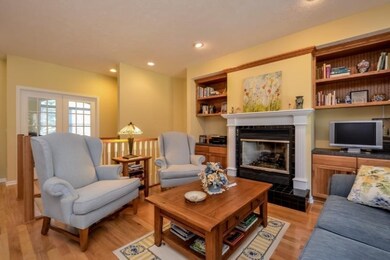 011-Living_Room-1536926-mls