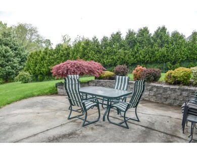 8 Cedar Knoll Dr, Feeding Hills, MA 01030 - photo 4