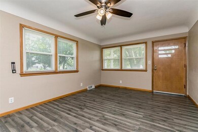 1114 11th St NW, Cedar Rapids, IA 52405 - photo 5