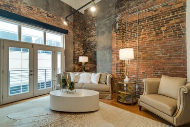 This Residence is designed with an irresistible Downtown edge.