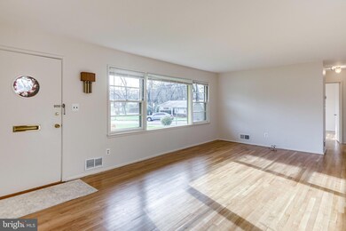 2310 Apache St, Hyattsville, MD 20783 - photo 3