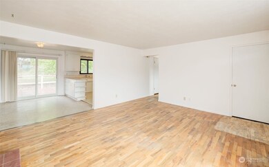 1585 1st St SE, East Wenatchee, WA 98802 - photo 7