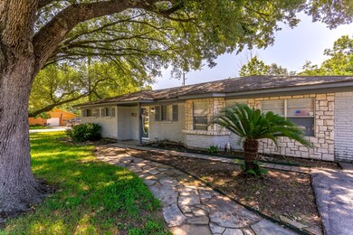 1009 Hicks St, Tomball, TX 77375 - photo 7