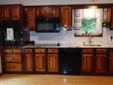 145 Laurel Ln, Effort, PA 18330 - photo 6