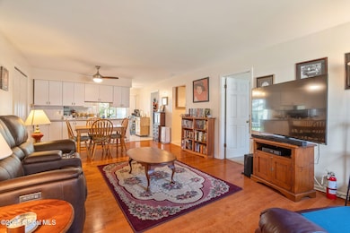 4-144CedarviewLn_04