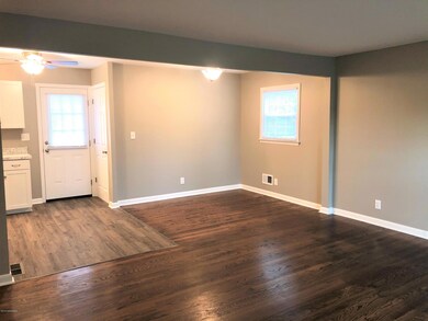 9305 Hudson Ln, Louisville, KY 40291 - photo 6