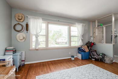 5502 Tealeaf Ct, Louisville, KY 40291 - photo 3