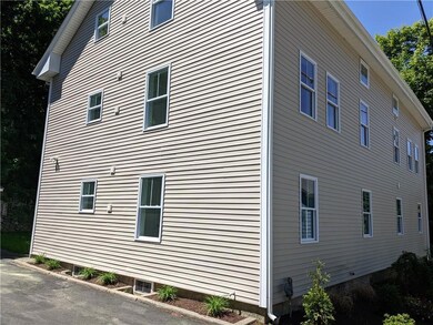 5 Hill St unit 3, Smithfield, RI 02917 - photo 2