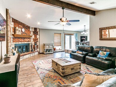 Big, open living room. Lots of room for large furn