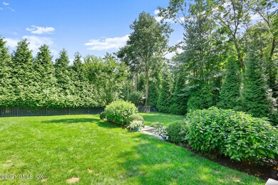 68 Meadow Rd Riverside CT-large-061-058-