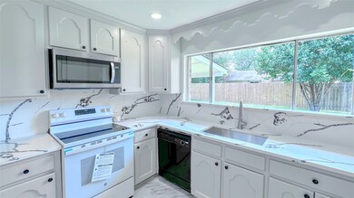 7403 Breccia Dr, Houston, TX 77041 - photo 2