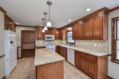 366 Meadowrue Ln, Batavia, IL 60510 - photo 7