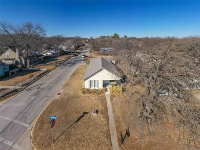 322 W Russell St, Weatherford, TX 76086 - photo 4