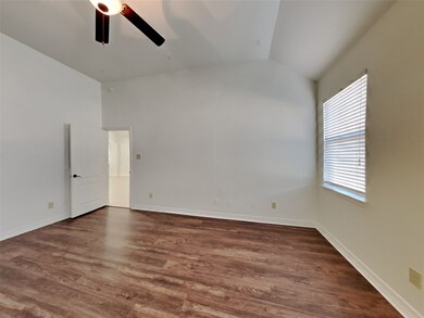 10224 Forest Glade Ct, Conroe, TX 77385 - photo 5