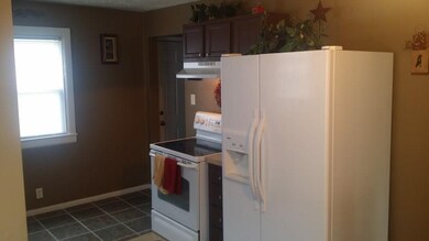 341 N 16th Ave, Beech Grove, IN 46107 - photo 5