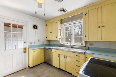 56 Orchard St, Brattleboro, VT 05301 - photo 3