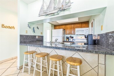 Cute step-saver kitchen with all the comforts!