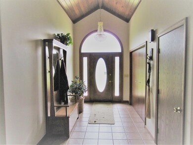 959 Freeway Cir, Mansfield, OH 44903 - photo 2