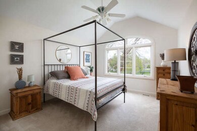 2103 Clear Brook Ct, Naperville, IL 60564 - photo 7