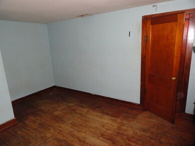 911 W King St, Garrett, IN 46738 - photo 2