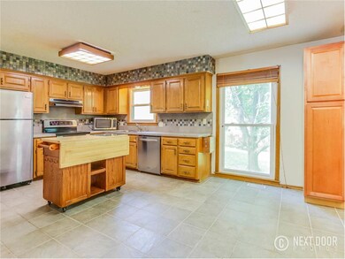 6327 Charlotte St, Shawnee, KS 66216 - photo 5