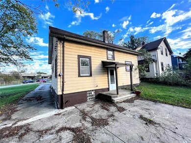 5246 Bartlett Rd, Bedford, OH 44146 - photo 4