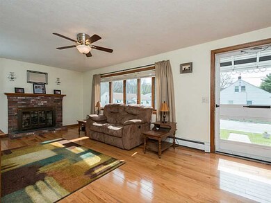 172 Cranston St, Woonsocket, RI 02895 - photo 7