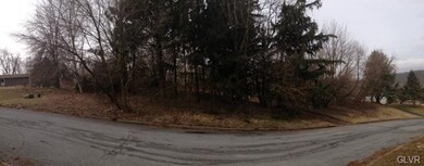 8234 Powder Ln, Zionsville, PA 18092 - photo 4