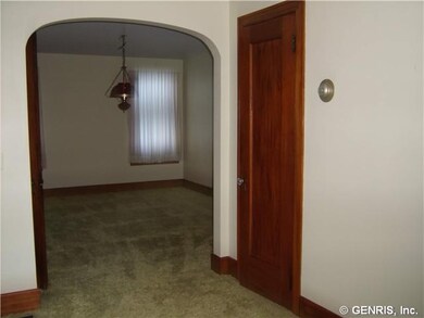 Dining Room. Archway between living room and dinin